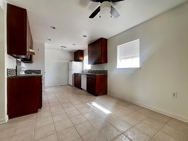 809 Briandav St — Photo 6