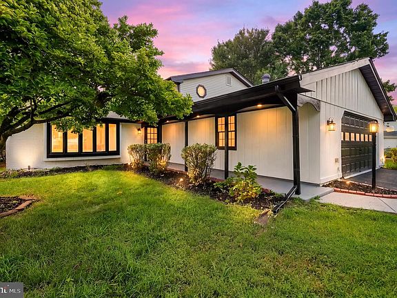 2nd image of 5202 Caroline Cir