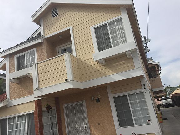 4th image of 962 W Oliver St #3