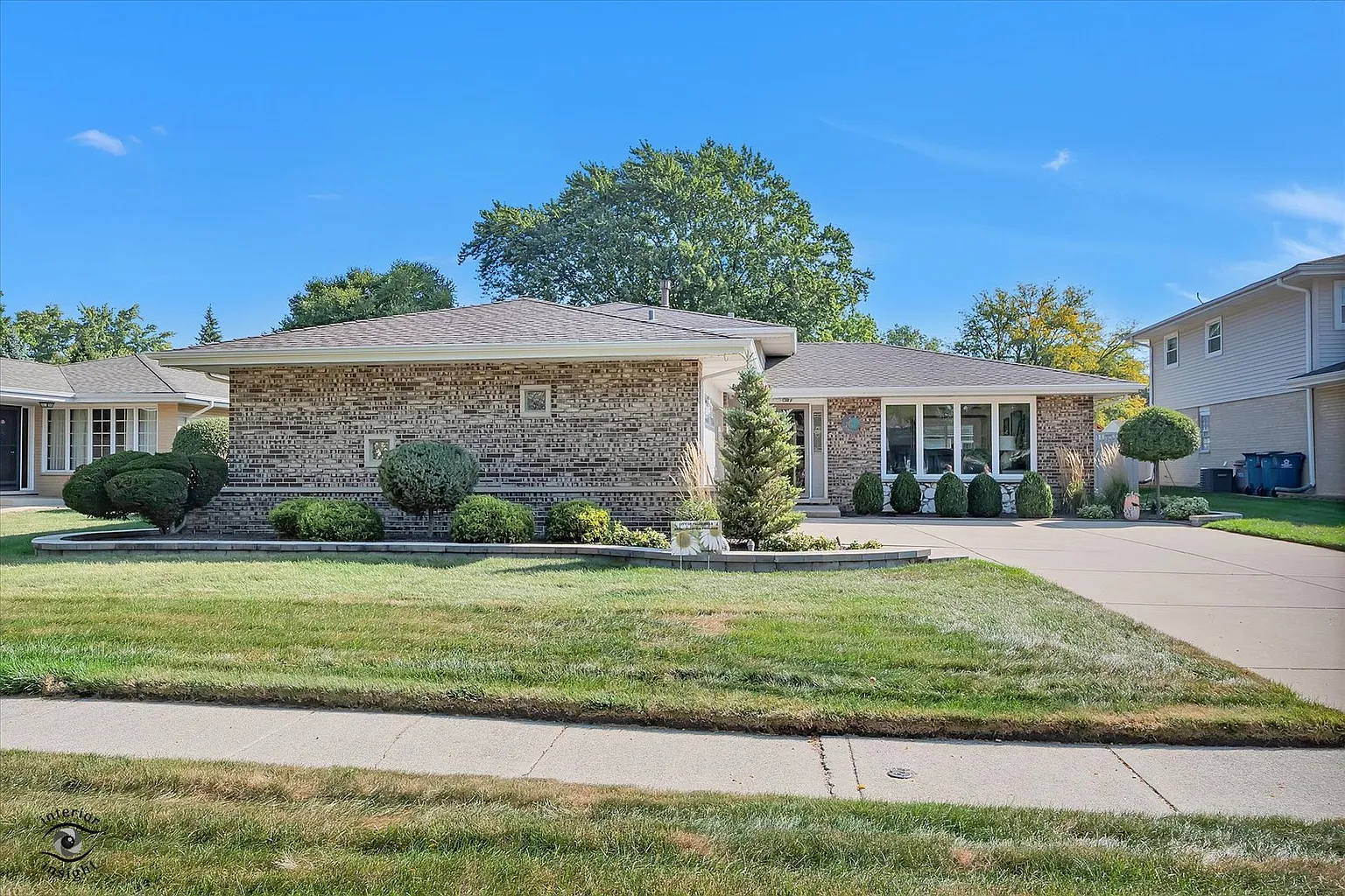 10443 Broadmoor Dr photo 1