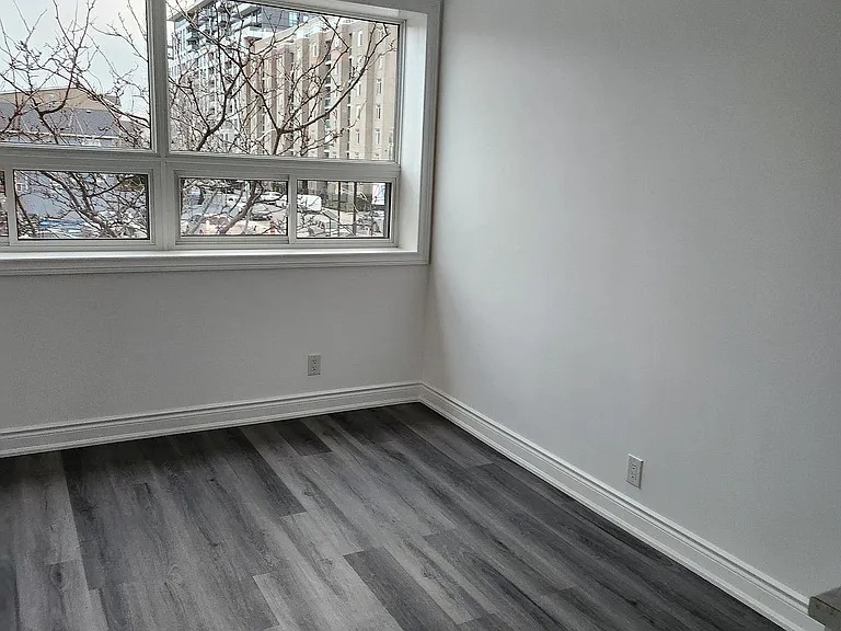 2820 Danforth Ave #210 — Photo 5