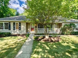 196 Lincoln Pkwy, Crystal Lake, IL 60014