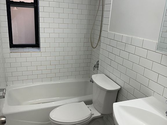 3rd image of 36 Convent Ave APT 11