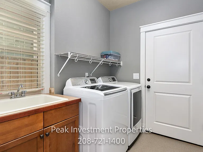 4721 S Silvermaple Ave — Photo 13