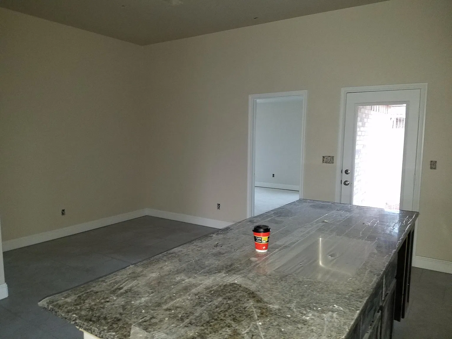 616 Juniper Ct — Photo 3