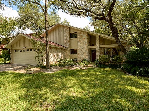 3rd image of 11505 Antigua Dr