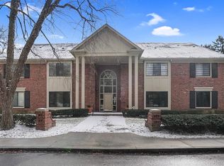 105 Barden Ct #32, Bloomfield Hills, MI 48304