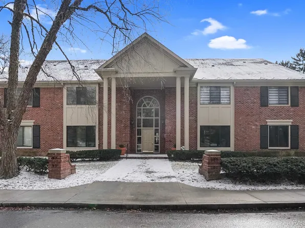105 Barden Ct #32, Bloomfield Hills, MI 48304