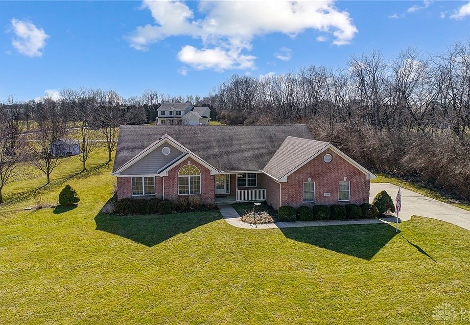 8269 Waynesboro Way, Waynesville, OH 45068 Zillow