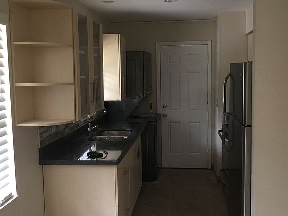 4th image of 2492 Ixora Ave