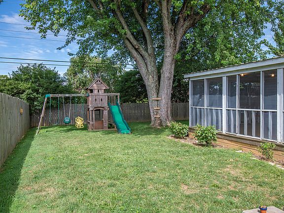 4th image of 4561 Ridgewood Rd W