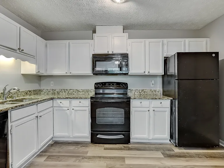323 Farm Place Ct NE — Photo 5