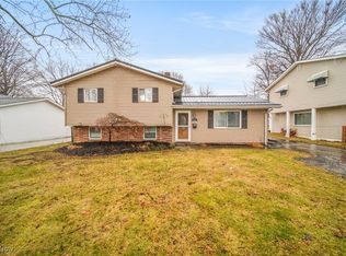 7505 Dahlia Dr, Mentor On The Lake, OH 44060