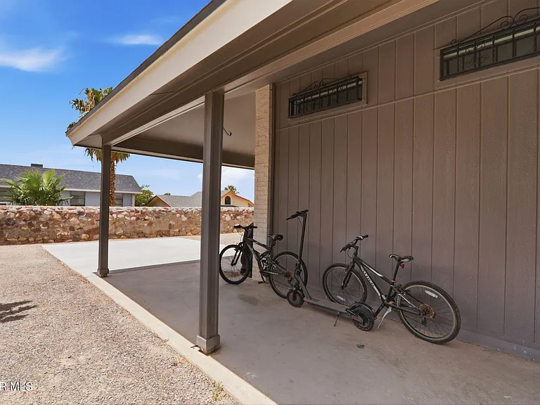 1117 Sun Shadow Dr — Photo 39