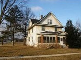 3 Elm Ave, Carpentersville, IL 60110