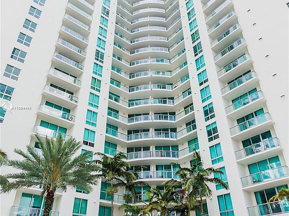 3rd image of 300 Biscayne Blvd #L-402