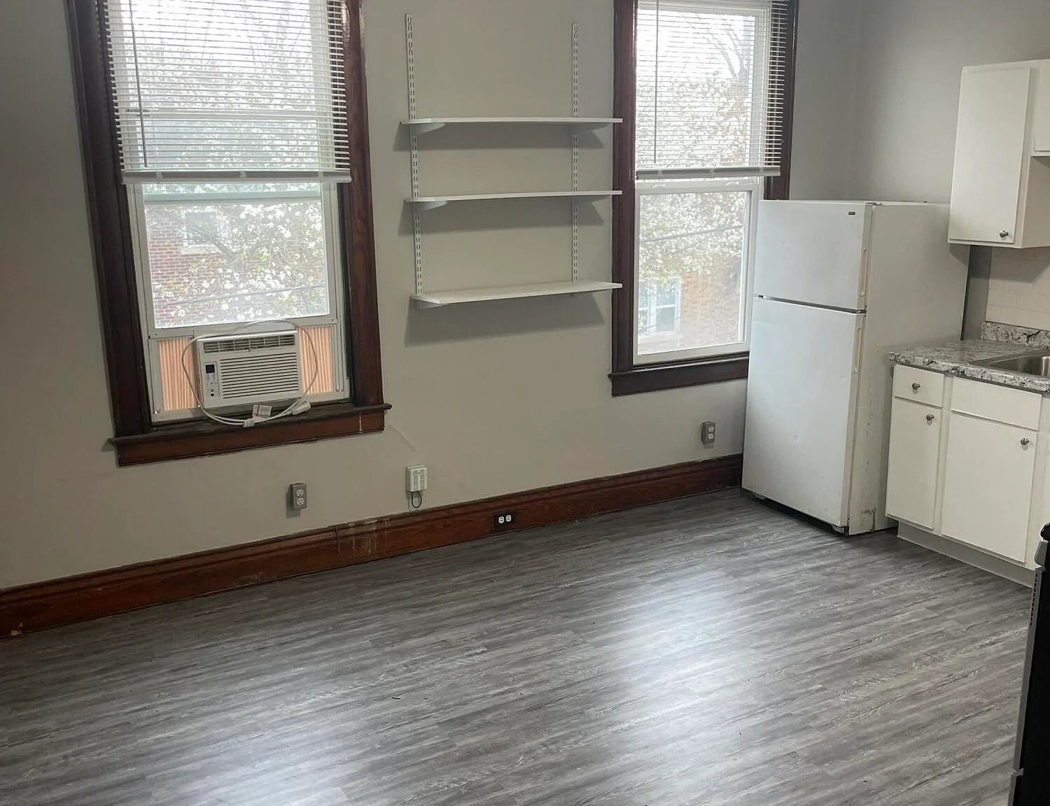 1 bed, 1.0 bath, 600 sqft, $875 — Photo 2