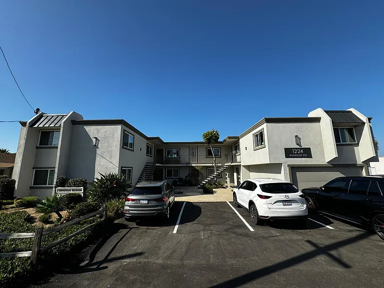 1224 Windsor Rd #B — Photo 5