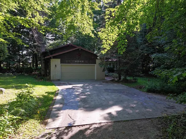8800 Golfside Ct, Shepherd, MI 48883