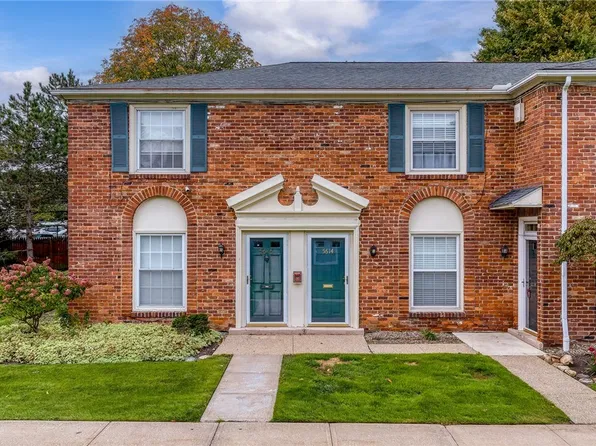 5616 Chelmsford Dr, Lyndhurst, OH 44124