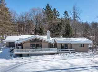 38 Gilcrist Rd, Stowe, VT 05672