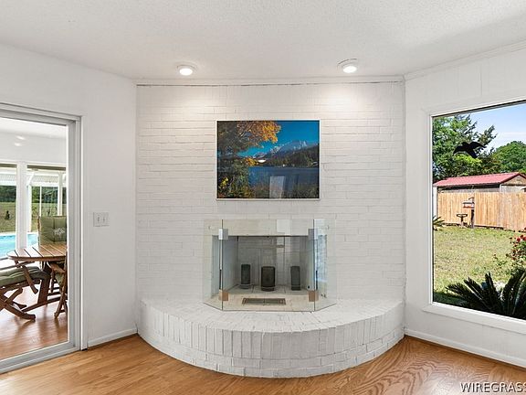 5th image of 201 Sherwood Ct