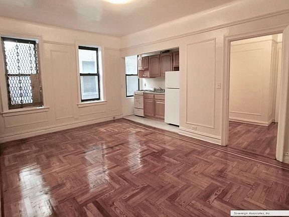 3rd image of 114 W 238th St APT 2E