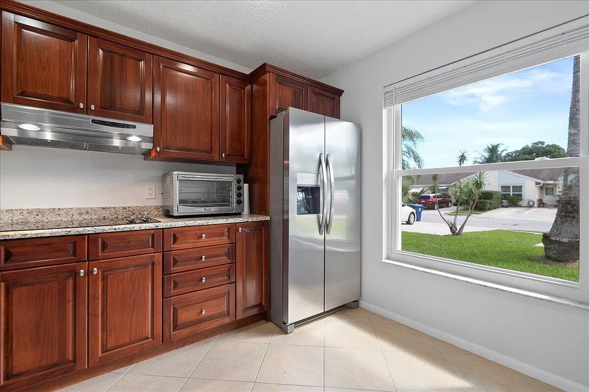 1 bed, 1.0 bath, 671 sqft, $2,400 — Photo 3