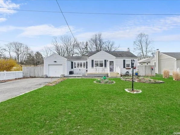 38 Argyle Drive, Shirley, NY 11967