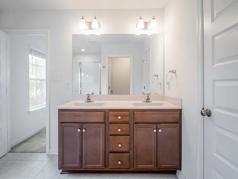 18352 Palisades Ct — Photo 31