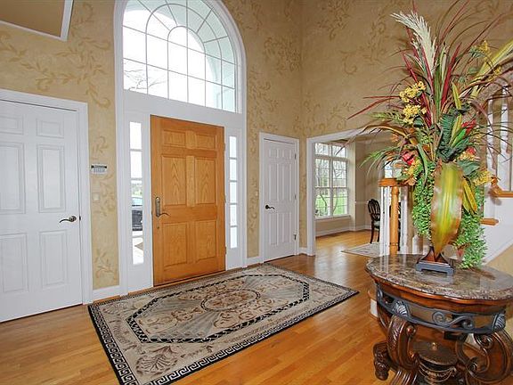 3rd image of 5047 Signal Hill Ln