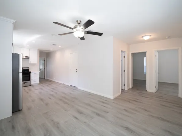 120 E Shady Grove Dr, Riverside, CA 92507