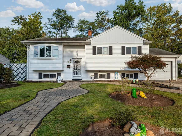 124 Cindy Ct, Middlesex, NJ 08846