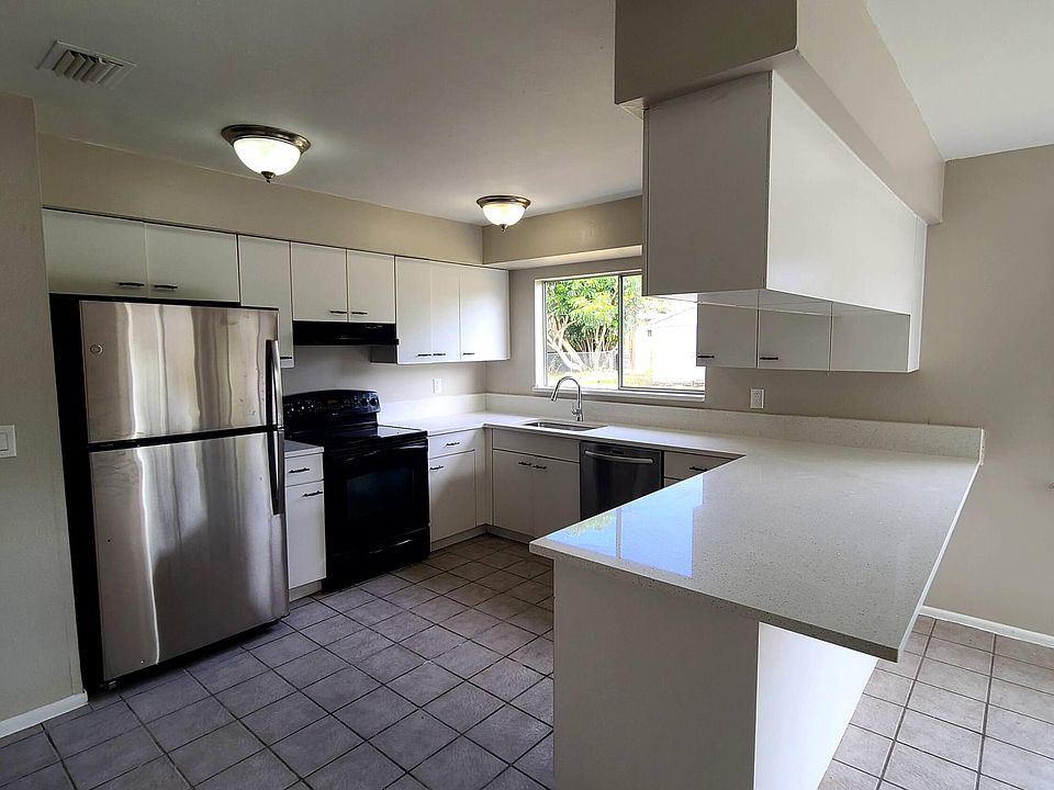1st image of 317 SE Dalva Avenue