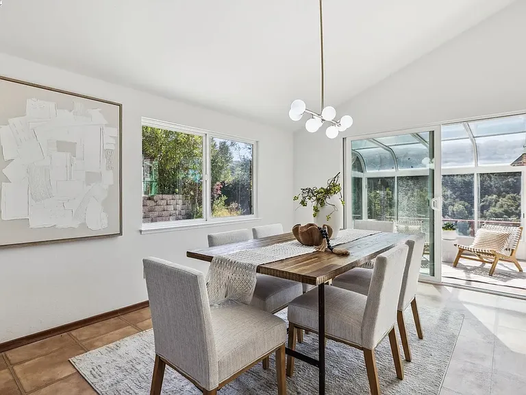 3483 Skyline Dr — Photo 6