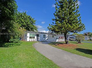 6117 NW 27th St, Margate, FL 33063