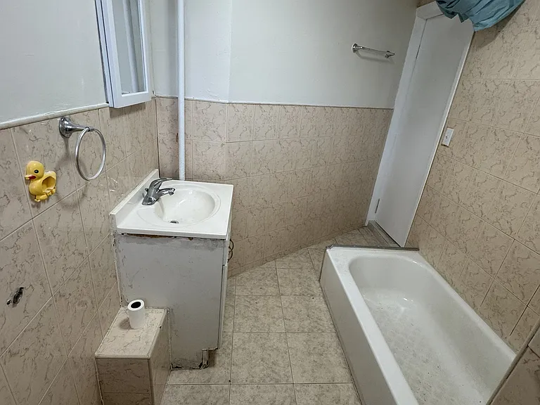 92-04 Corona Ave #2F — Photo 8