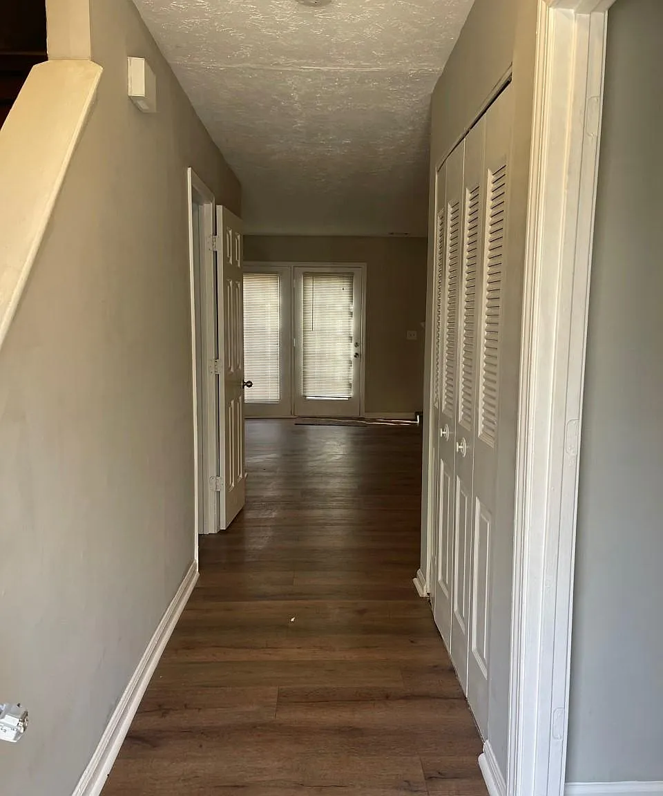 401 Water Oak Way — Photo 2