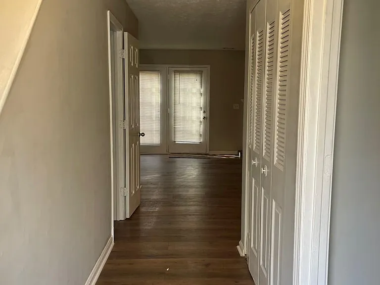 401 Water Oak Way — Photo 3