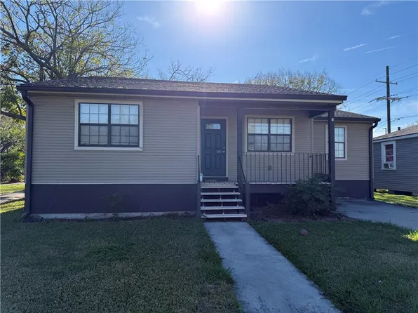 204 E Urquhart St, Chalmette, LA 70043