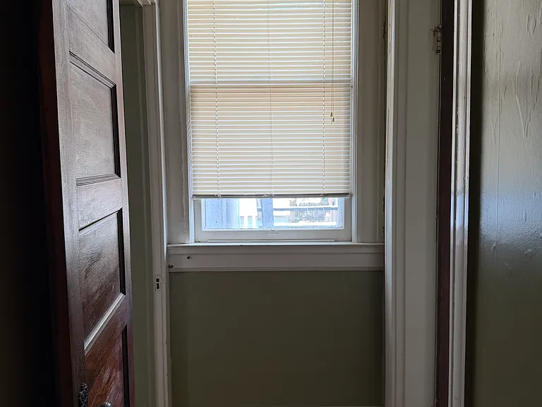 1625 Beechwood Ave #4 — Photo 6