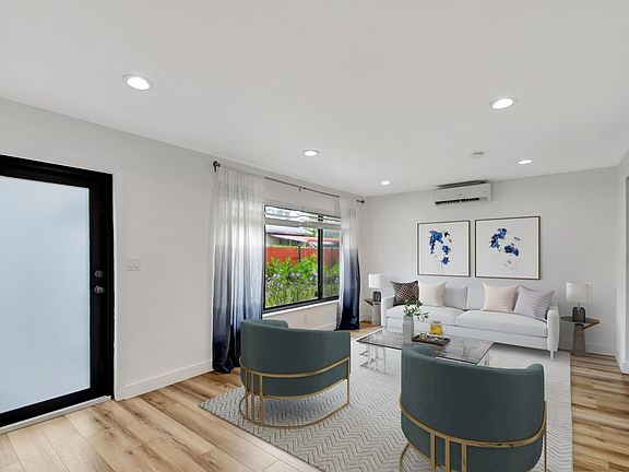 4th image of 344 SE 4th Avenue