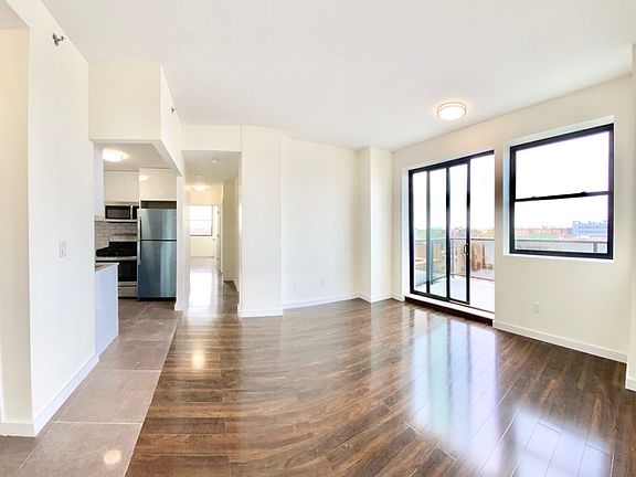 2nd image of 1705 E 17th St #7