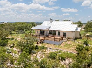 330 Hoofbeat Trl, Kerrville, TX 78028
