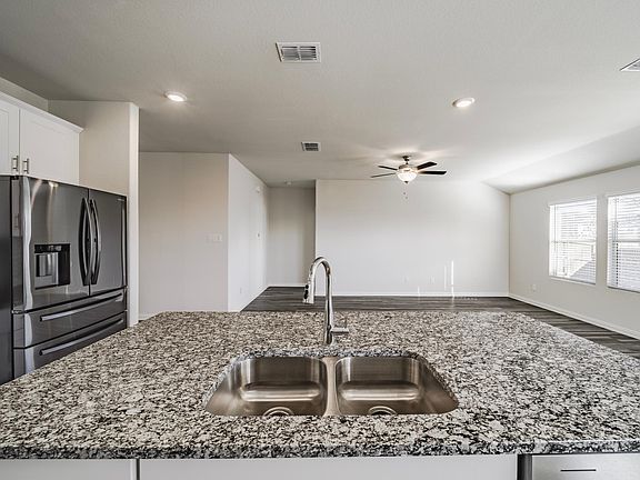 5th image of 3412 Chasemoor Dr
