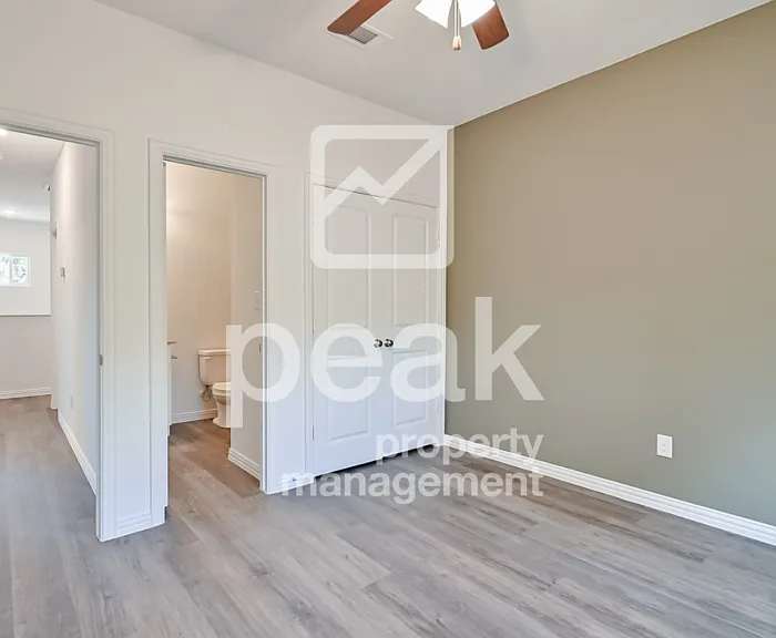 302 Byron St — Photo 16
