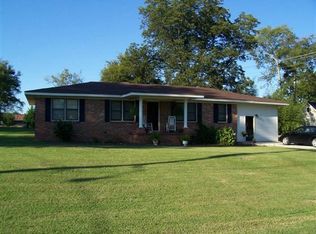 521 Academy St, Courtland, AL 35618