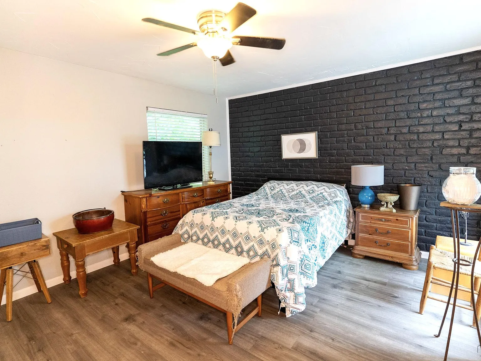 4 bed, 2.5 bath, 1470 sqft, $936 — Photo 1