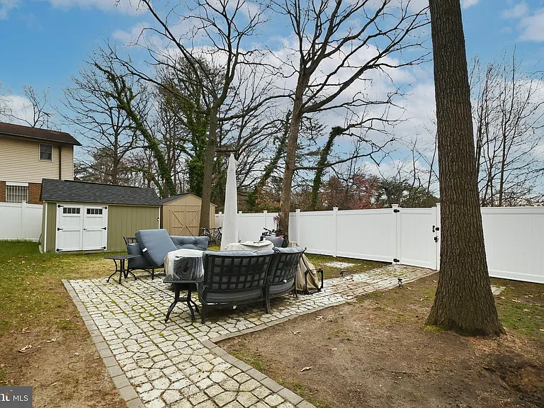 6431 Forest Rd — Photo 38