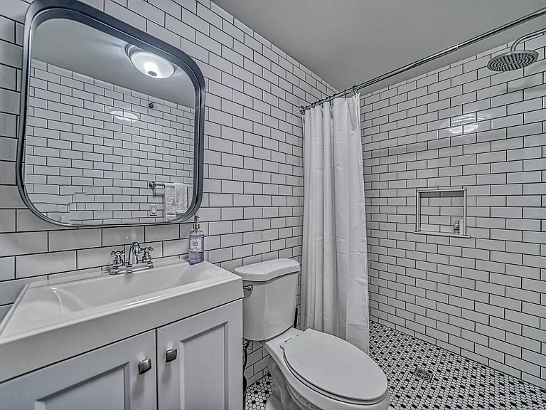 1725 Grand Island Blvd #4 — Photo 15